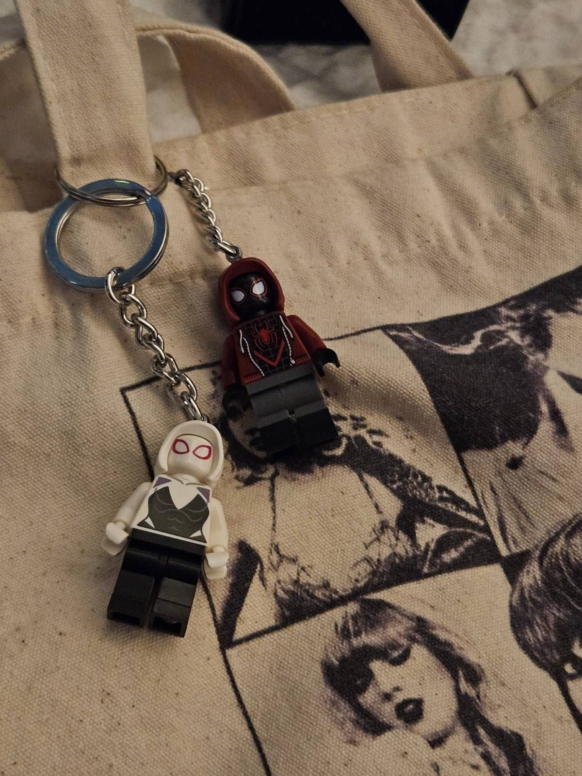 Spiderman & Gwen Keychain