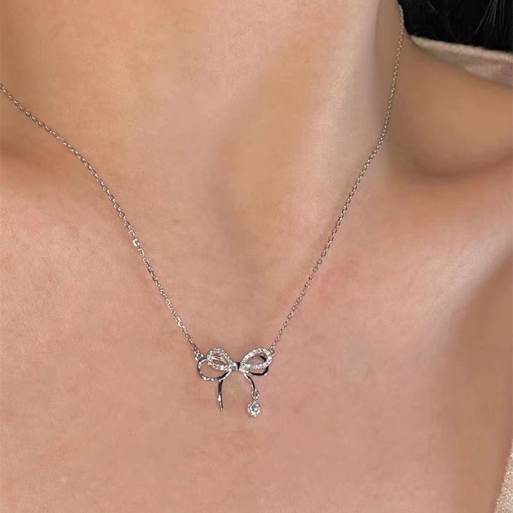 Luna Bow Necklace